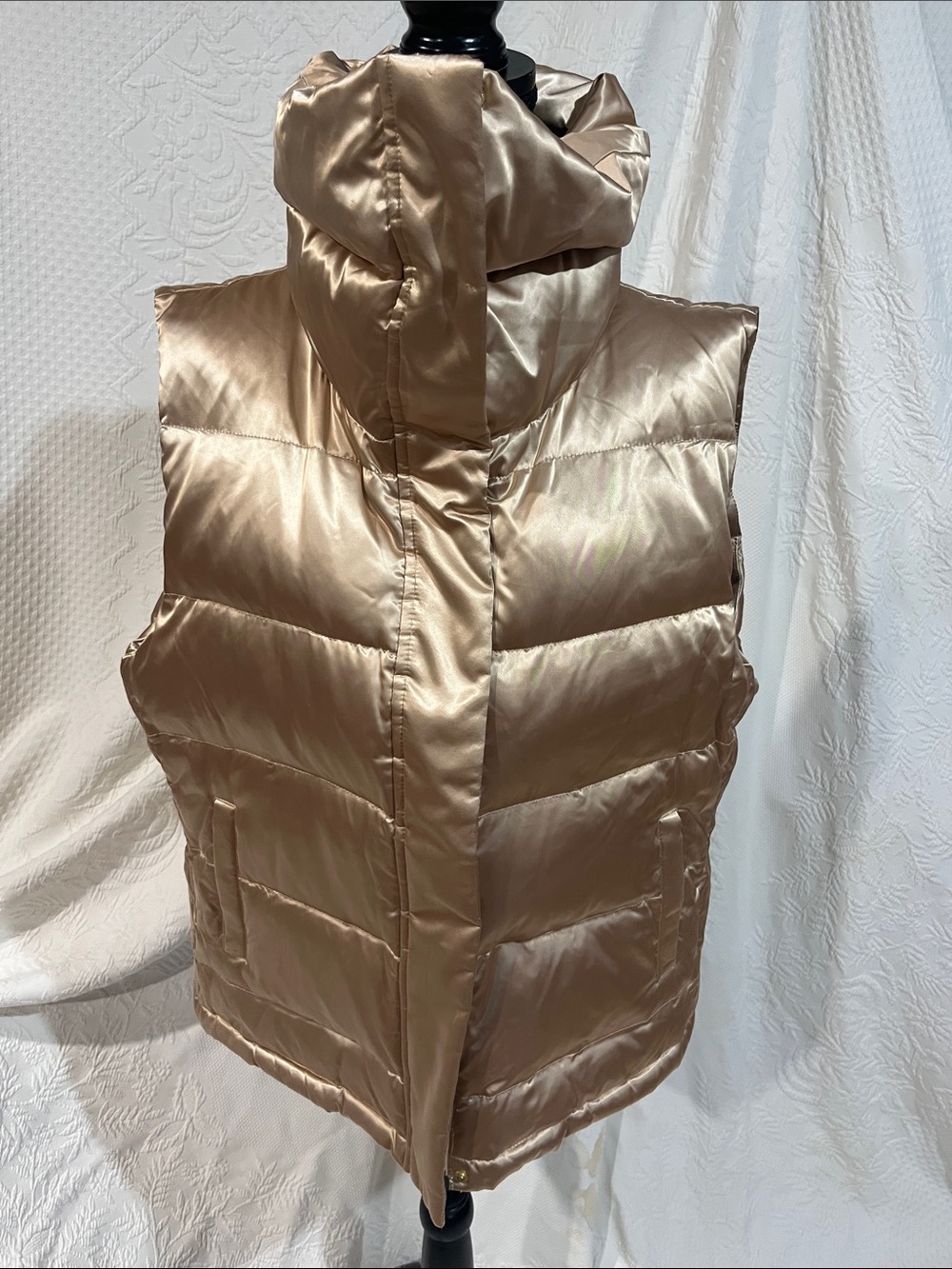 Talbots Satin Puffer Vest in Champagne/Metallic Gold, size XL